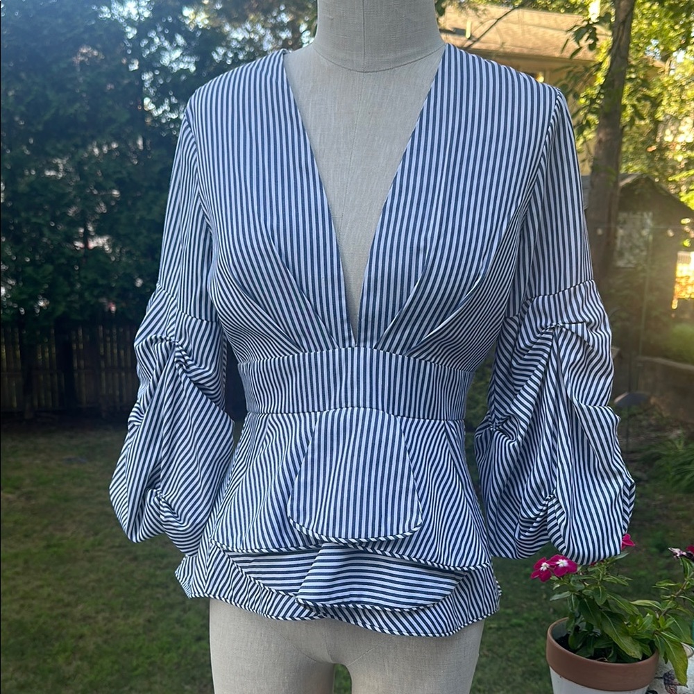 High-fashion V-Neck Peplum Top